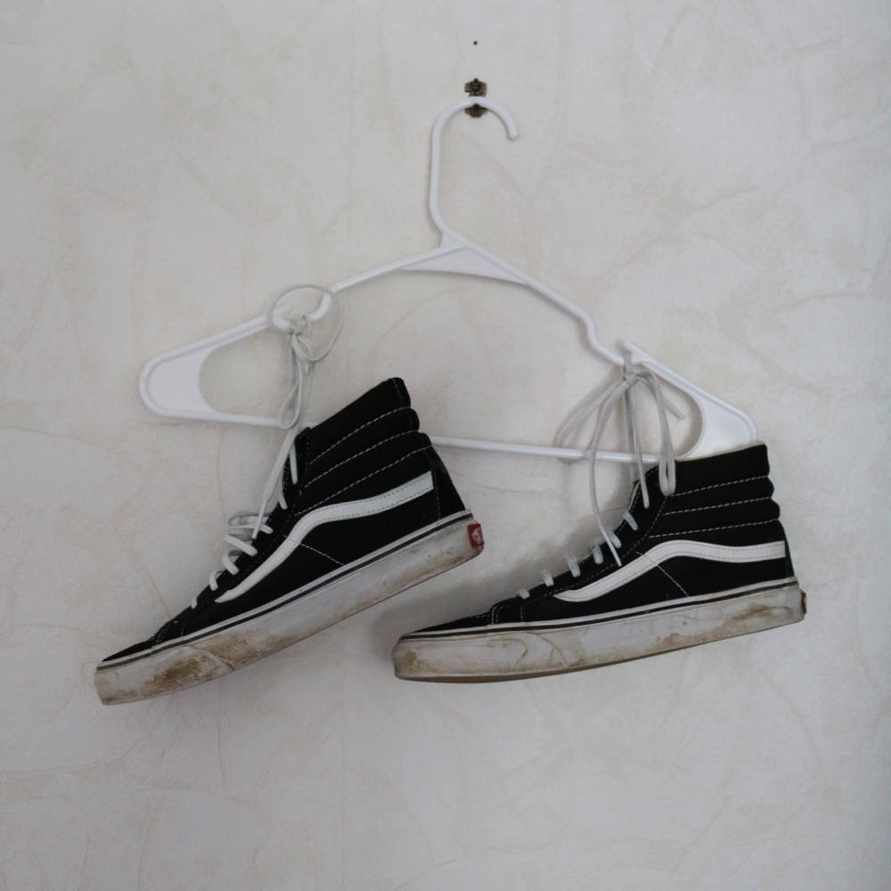 Black Vans Sk8-Hi Shoes